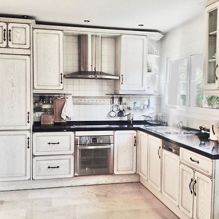 Villa With Heated Private Pool, Sea View& Turkish Sauna بينالماذينا المظهر الخارجي الصورة
