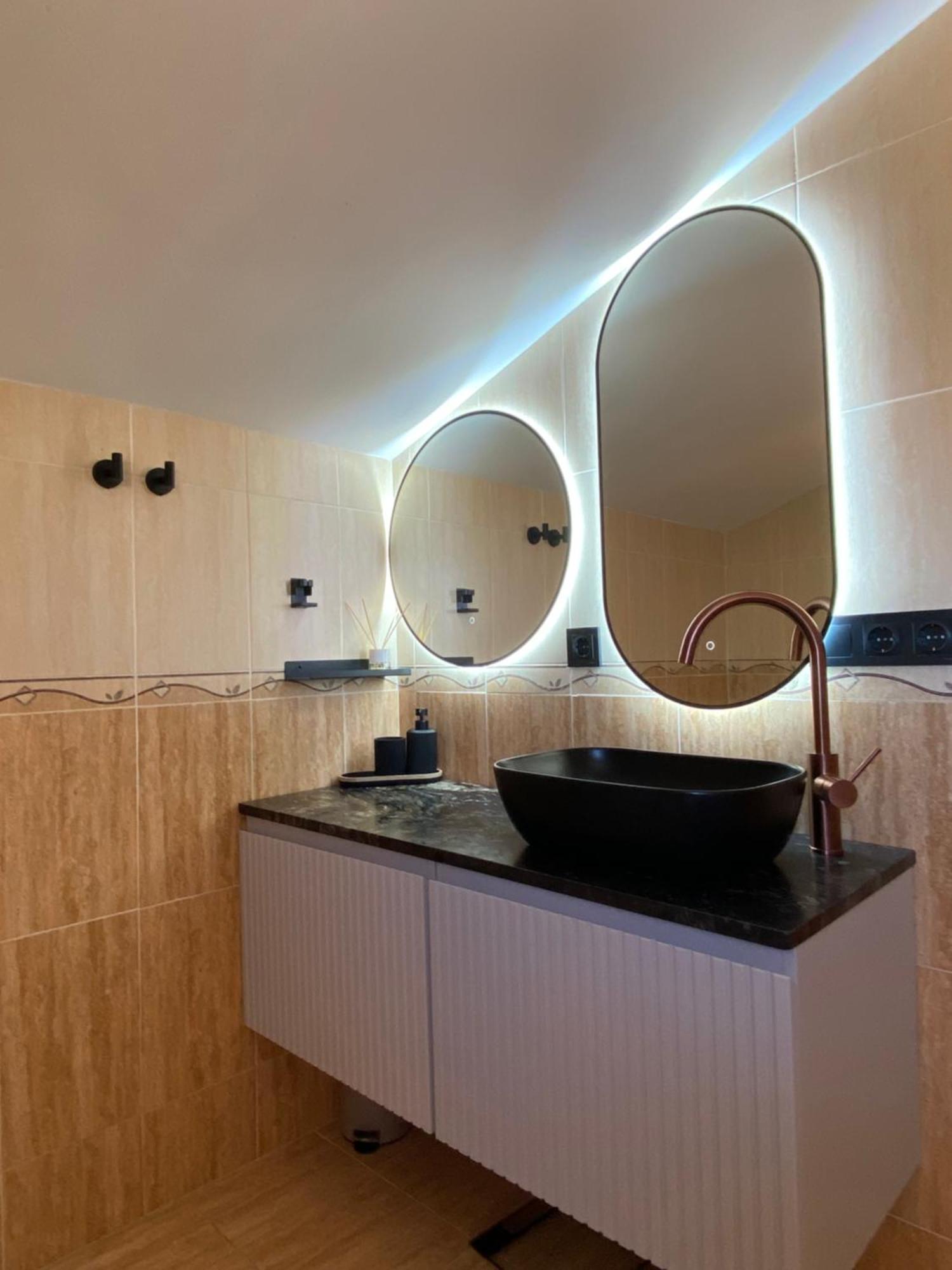 Villa With Heated Private Pool, Sea View& Turkish Sauna بينالماذينا المظهر الخارجي الصورة