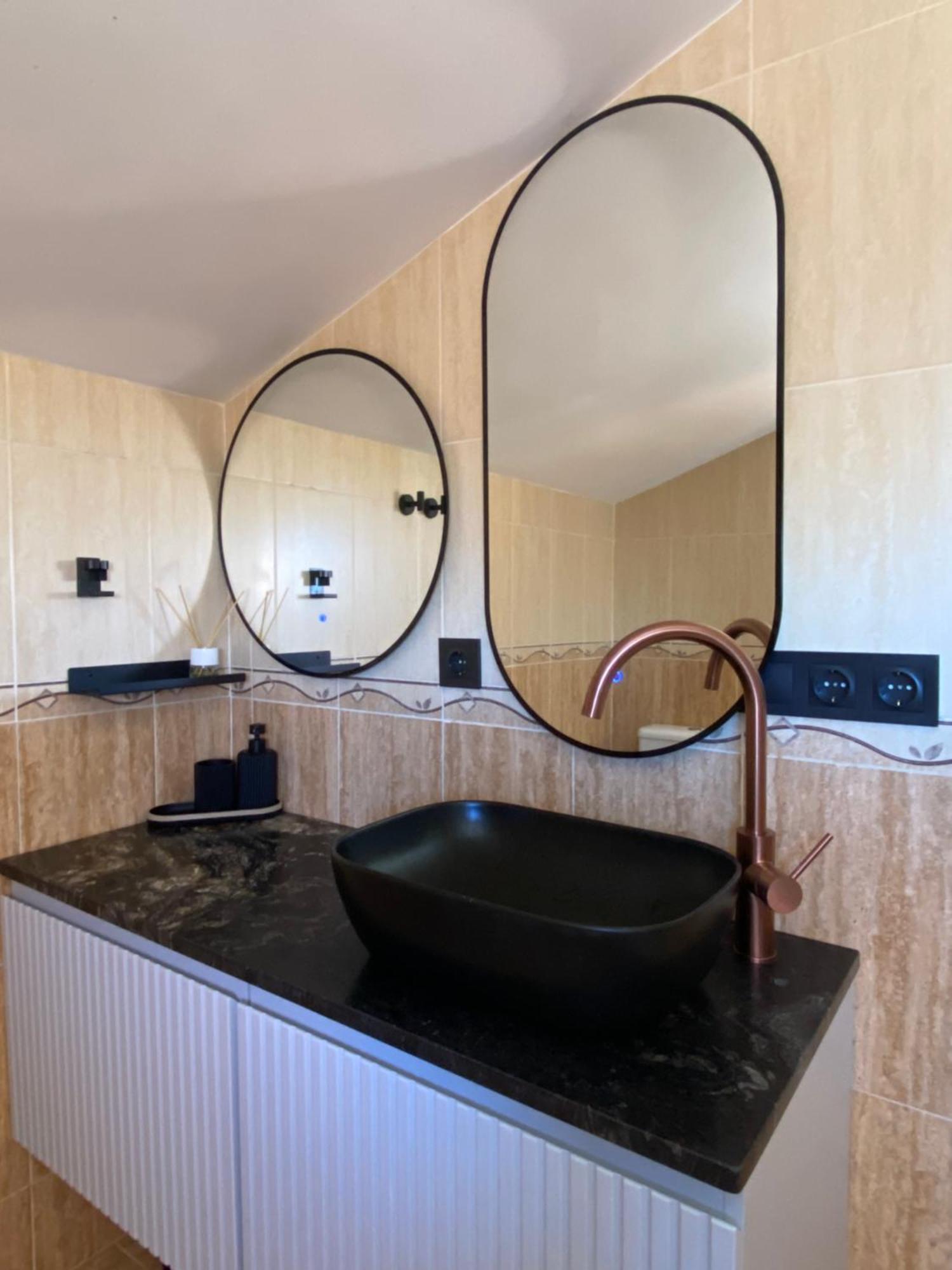 Villa With Heated Private Pool, Sea View& Turkish Sauna بينالماذينا المظهر الخارجي الصورة